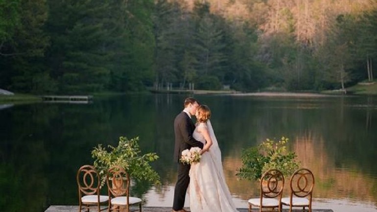 Cancelled or tweaked? Intimate ceremony ideas during COVID-19